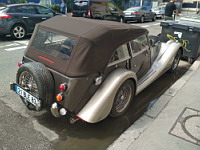 Morgan 4-4 coupe cabriolet, grise (Lyon, 2020-06)(2)